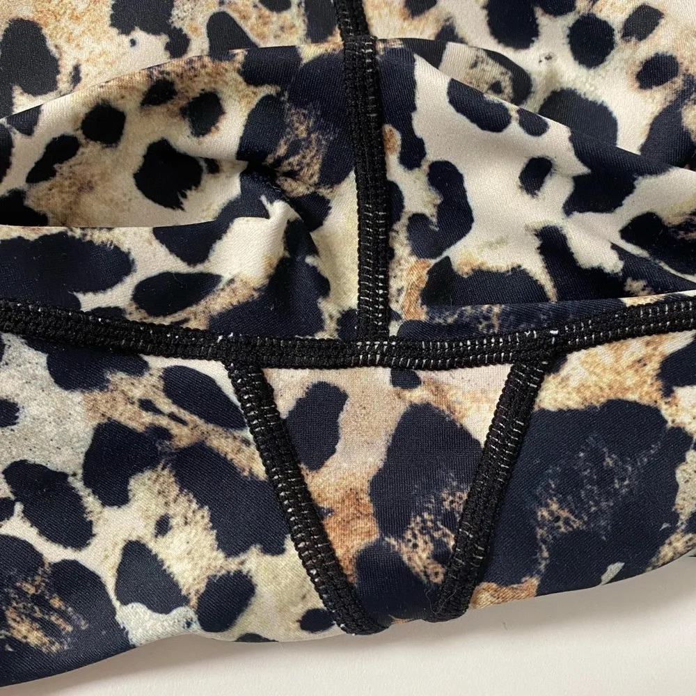 Leopard Print Sports Bra and leggings SET - Picture 6 of 9